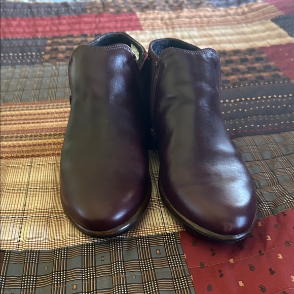 Naot Women’s Bordeaux Leather Boots - Picture 4 of 9